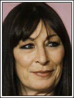 Anjelica Huston en Medium