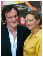 Zoe Bell junto con Tarantino en el estreno de Death Proof