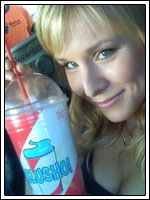 Kristen Bell bebe Slusho!