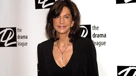 Mercedes Ruehl se une al reparto de Luck