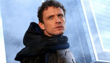 David Lyons se une al reparto de Revolution