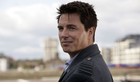 John Barrowman se une al reparto de Arrow