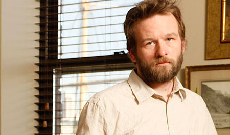 Dallas Roberts se une al reparto de la tercera temporada de The Walking Dead