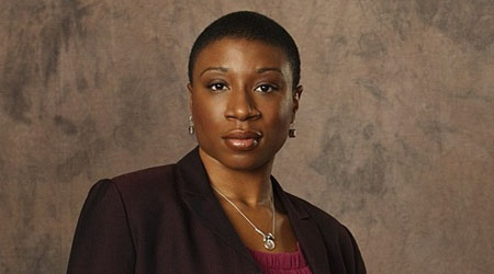 Aisha Hinds se une al reparto de Under the Dome Aisha Hinds se une al reparto de Under the Dome