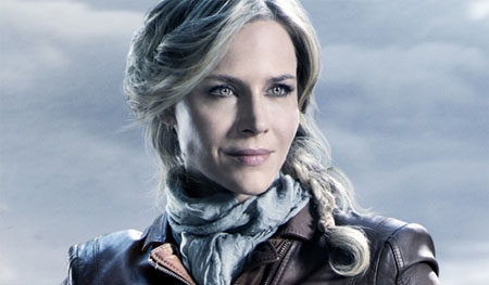 Promo de Defiance centrada en Amanda, el personaje de Julie Benz